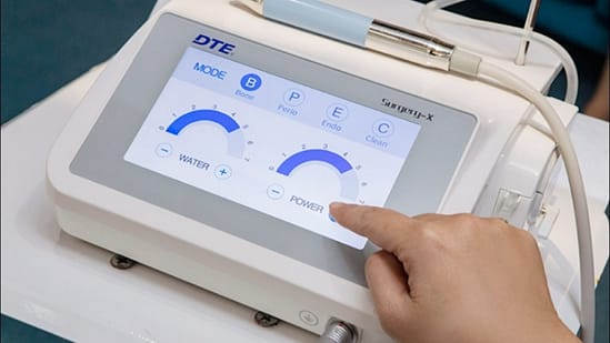 Nhổ răng bằng máy Piezotome tại nha khao Mạnh Hùng