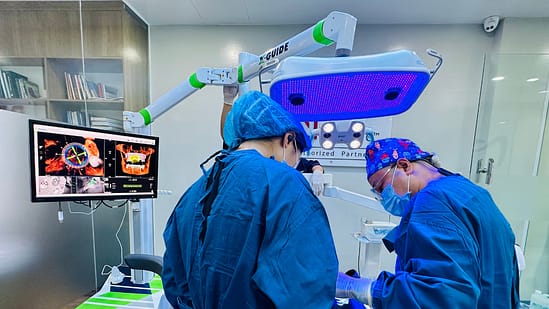 Công nghệ cấy ghép Implant ứng dụng robot định vị X - GUIDE tại Nha khoa Mạnh Hùng