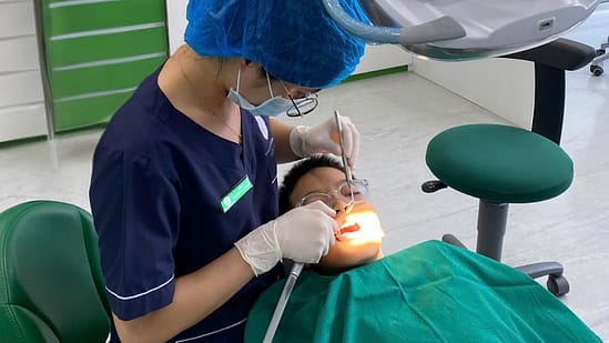 Đội ngũ bác sĩ chuyên nghiệp tại Nha Khoa Mạnh Hùng