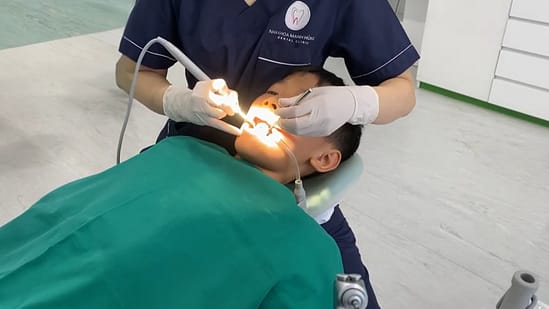 Trẻ nên khám răng định kỳ ở đâu để đảm bảo an toàn?