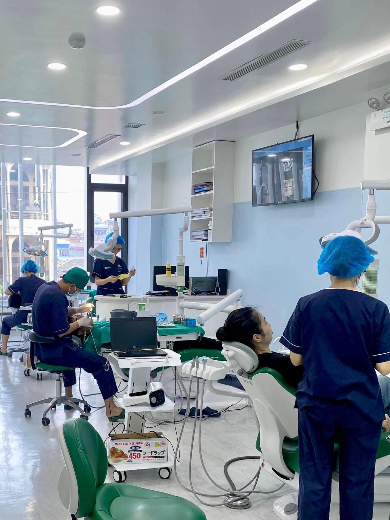 đội ngũ bác sĩ Nha khoa Mạnh Hùng